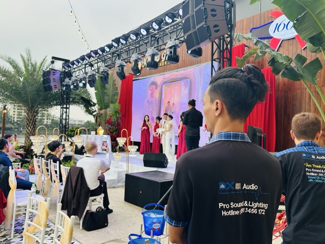 hệ thống loa ngoài trời cho nhà hàng